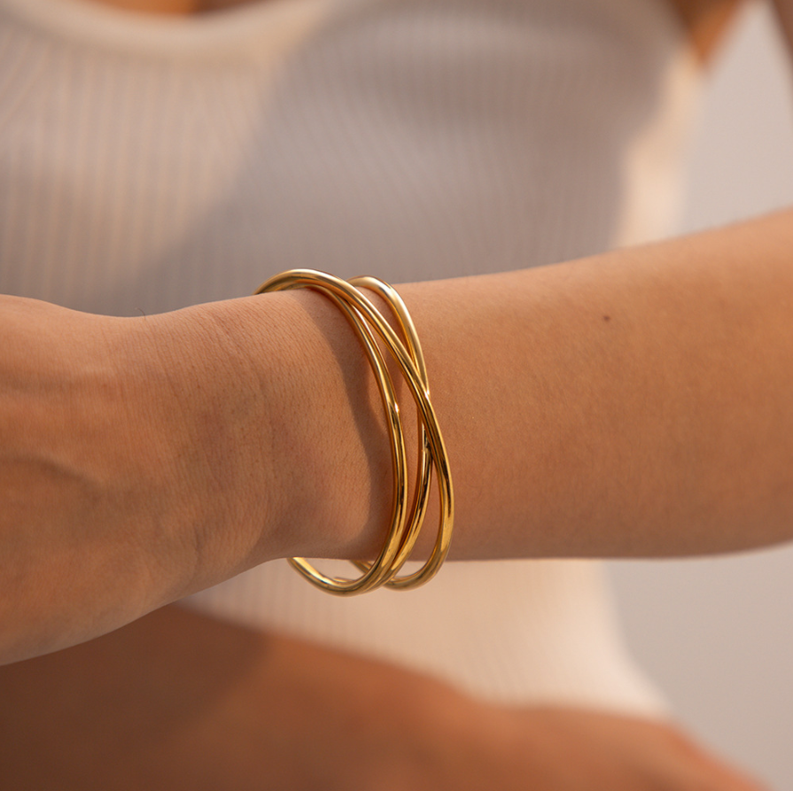 Simple-line open bracelet