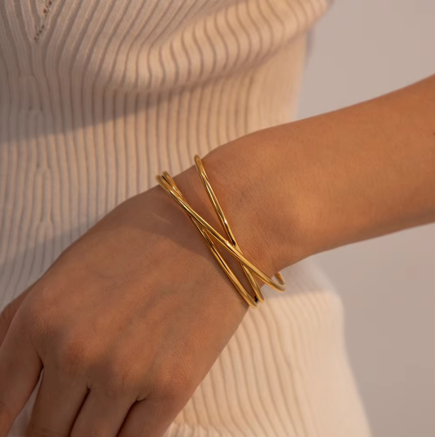 Simple-line open bracelet